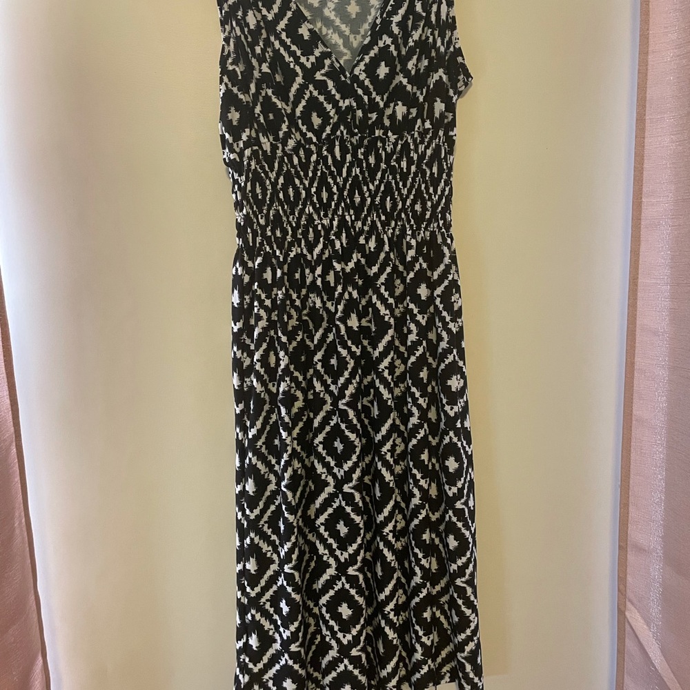 Black and white dress size medium
